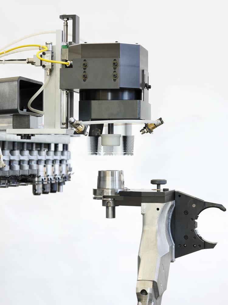 Clean clamping solution: tool taper cleaning device by T+S-JAKOB