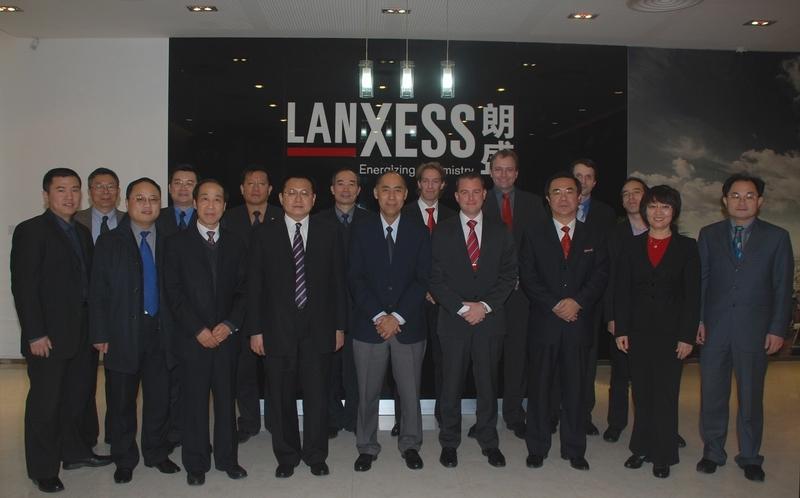 Team members from LANXESS and Qingdao University of Science and Technology. Both organisations have signed an agreement to collaborate on R&D for the rubber industry.