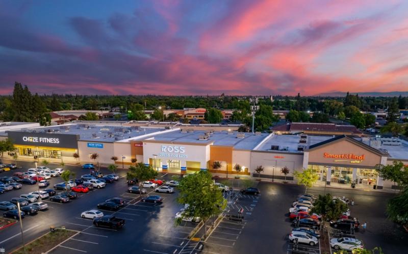 Newly remodeled, 142,957 SF shopping center anchored by Smart & Final Extra!, Chuze Fitness and Ross Dress For Less