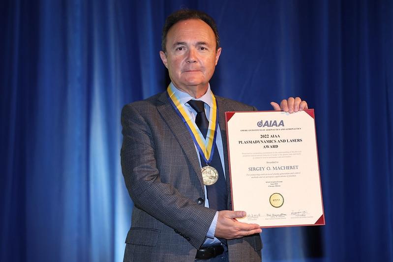 Dr. Sergey Macheret Spotlighted in Exclusive Online Interview