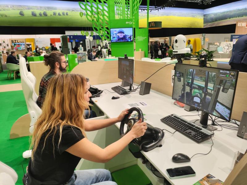 Mediacolor.TV video production, livestreaming farming simulator, explanatory video, e-learning (© Mediacolor.TV)