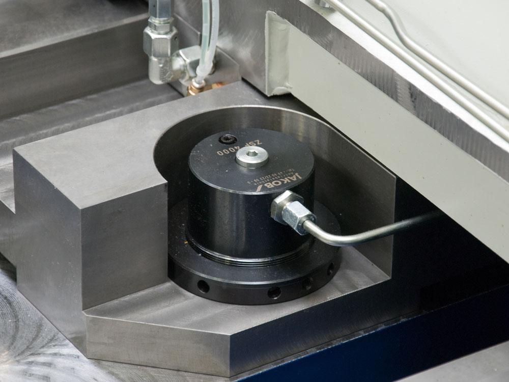 Superfinish surfaces thanks to trail-blazing clamping technology