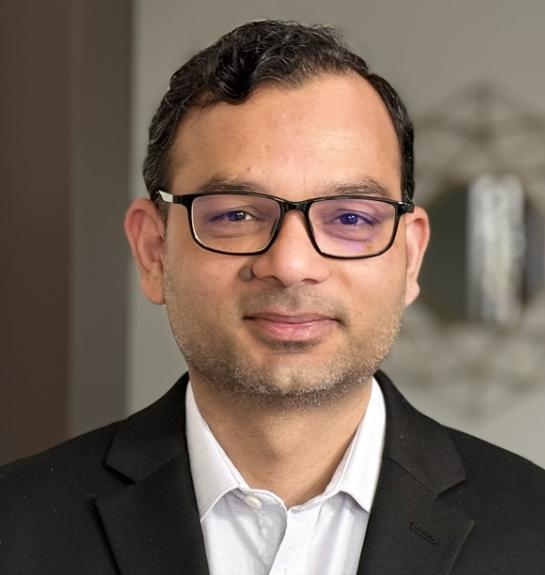 Dr. Chandra Prakash Pioneers Next-Generation IT Solutions