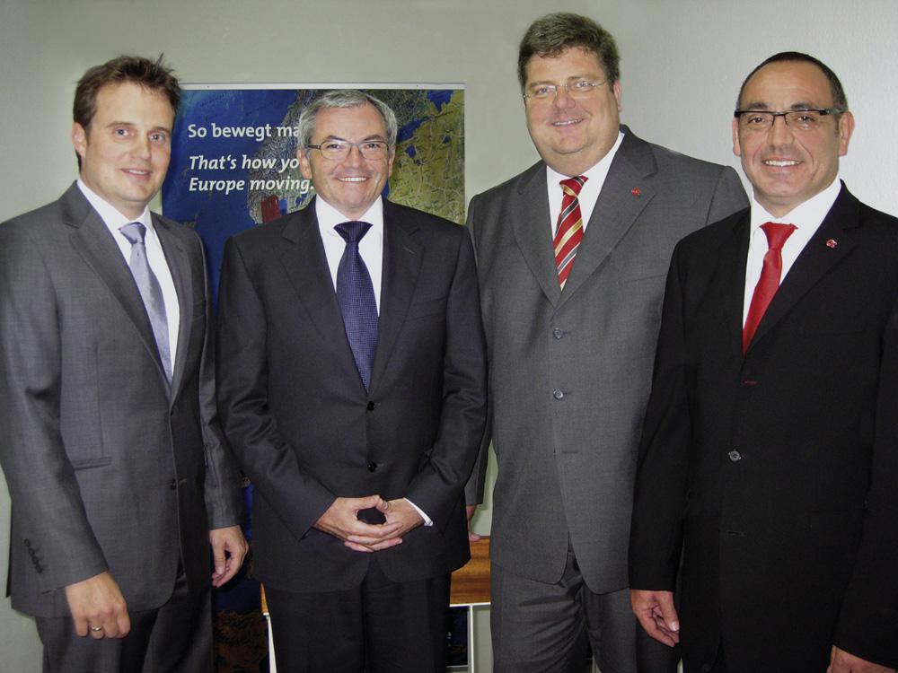 (f.l.t.r.): Jens Krüger, Director Road Logistics, Ewald Kaiser, CEO (both M&M Militzer & Münch International Holding AG), Jörn Peter Struck, Managing Director CargoLine GmbH, André Biwer, Advisory Board CargoLine