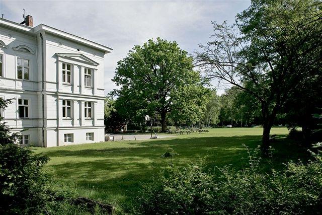 The International School Villa Amalienhof follows the British National Curriculum and is an approved Cambridge International Centre.