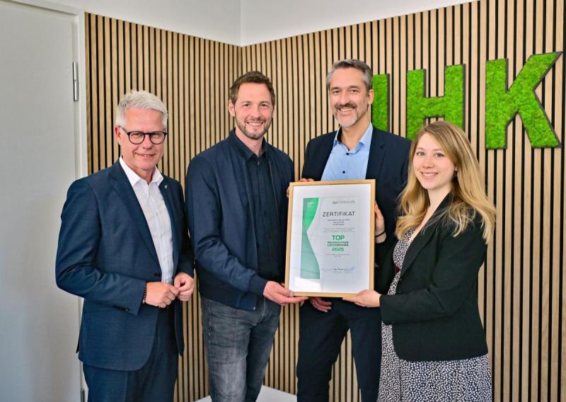 Certification: IHK Mittlerer Niederrhein receives the