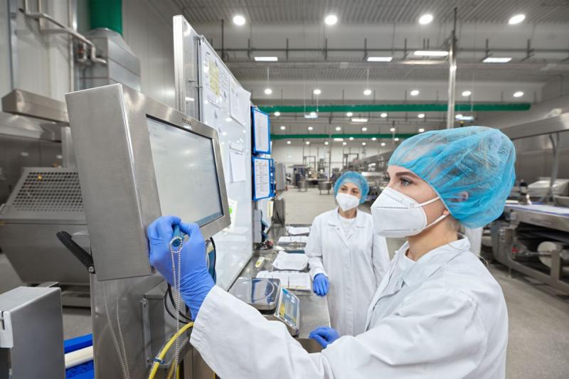 A well-rounded solution - not only for dumplings! Henglein relies on noax industrial panel PCs
