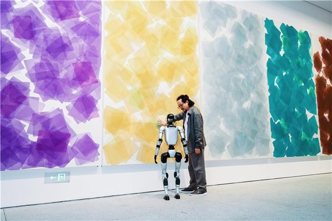 Sang Huoyao's Brushstrokes of the Universe Exhibition Opens