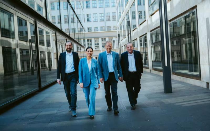 Marcus Koehnlein, Ver?nica Cabrera, Andreas Sarasin, and Raphael Nagel (from left) are currently preparing the ( (C) Suse Heinz for BILANZ.)