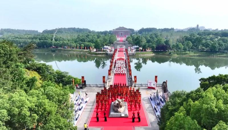 Grand Ceremony Honoring Emperor Yan Held in Suizhou, Hubei