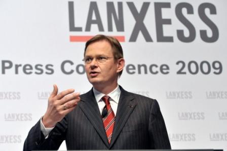Axel C. Heitmann, Chairman of the Board of Management of LANXESS AG, gave a summary of fiscal 2008 results  in his speech at the annual press conference 2009.