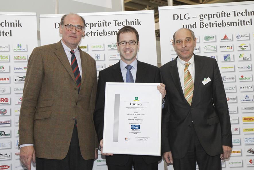 Robert Tholen of WELTEC BIOPOWER receives the certificate