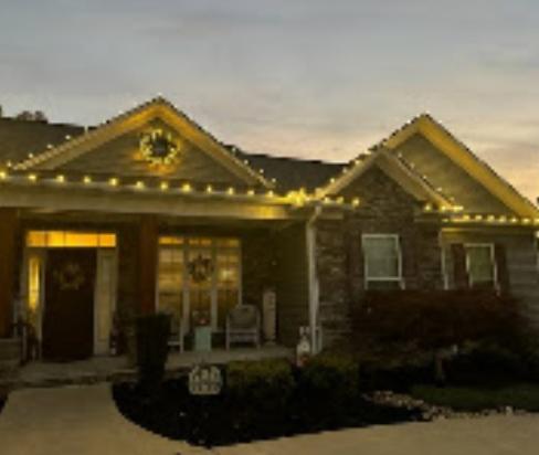 Knox Family Christmas Light Installers Shares How to Choose a Christmas Lighting Contractor in Knoxville, TN