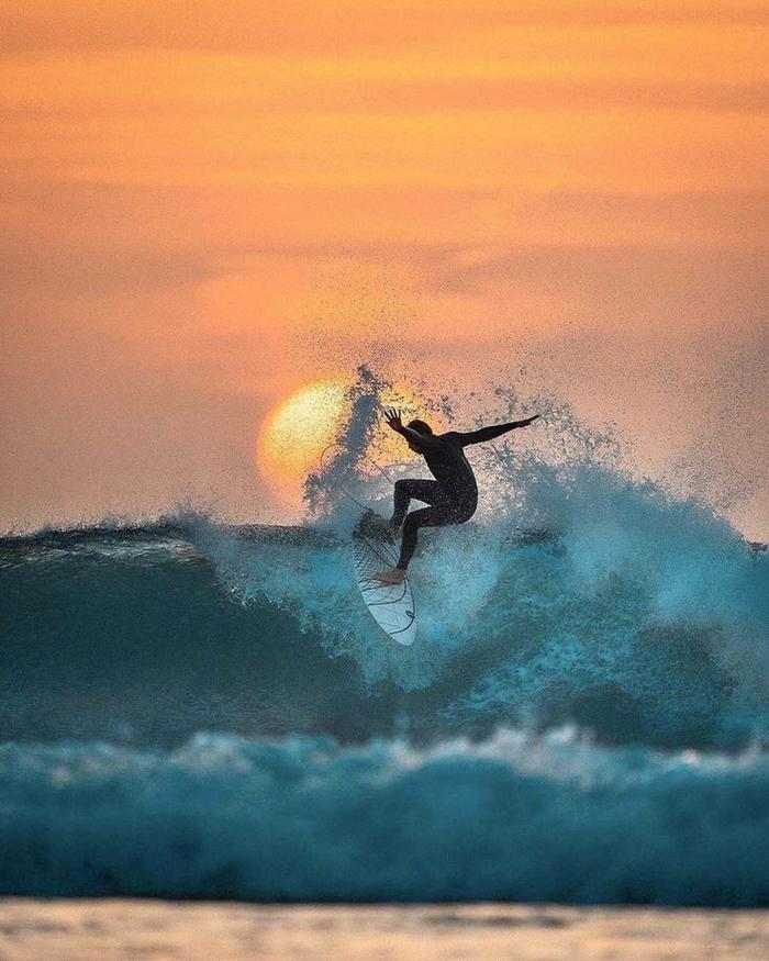 The Ultimate Guide to Surfboards: Types, Materials, and Selection Tips