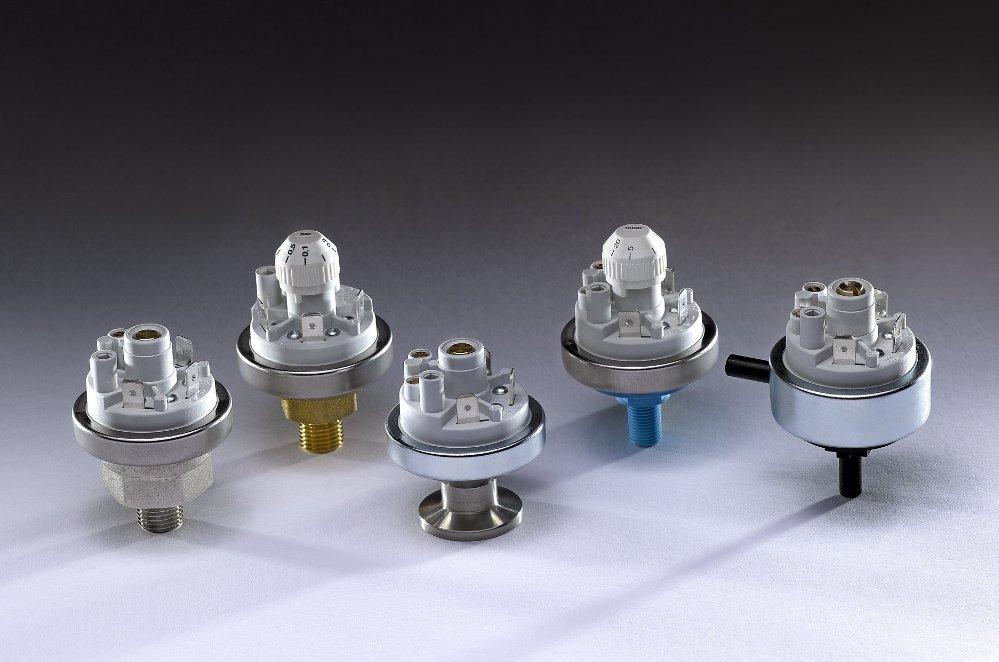 Type 901 pressure switches, with their different pressure connections and membrane materials, can be adapted flexibly to the most varied applications. Now they are also suitable for use in explosive zones (II 1/2 G and II 2 G)