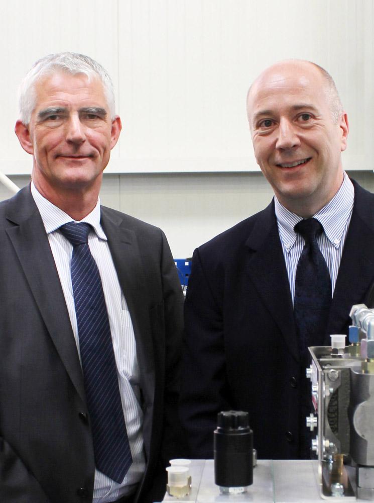 Left: Henning Willig, Managing Director of Maximator GmbH; Right: Jon Butler, Managing Director of Cinpres Gas Injection Ltd.