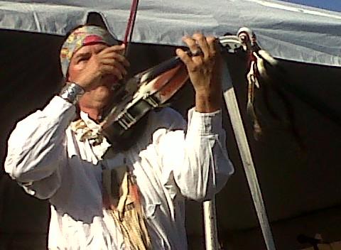 Award-winning Native American violinist Arvel Bird