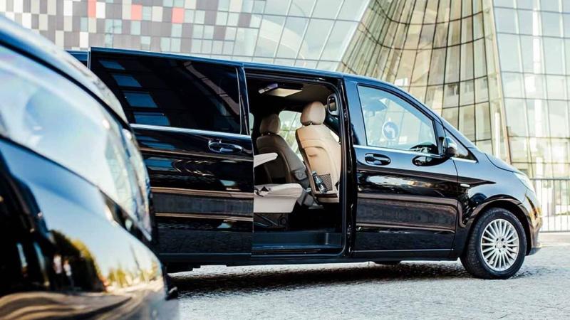 For bookings and fleet information, please visit: https://aclasstransfer.com/