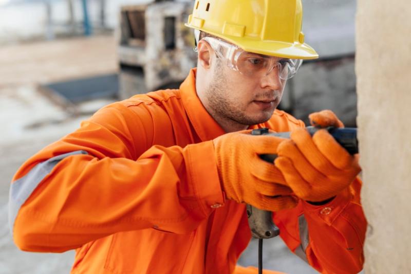 Flame Resistant Clothing Market: Protecting Workers from Fire