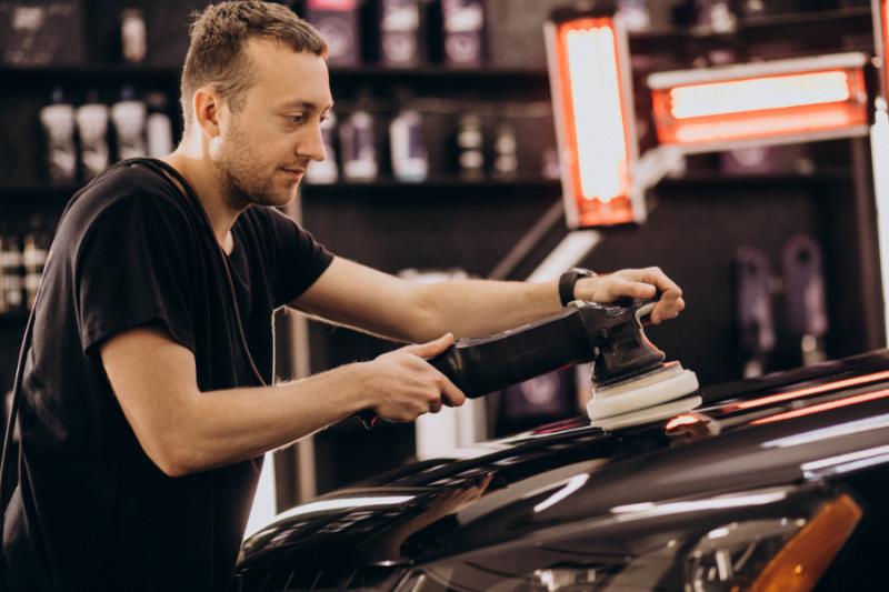 nstaTints proširuje vrhunske usluge pojedinosti automobila diljem svijeta