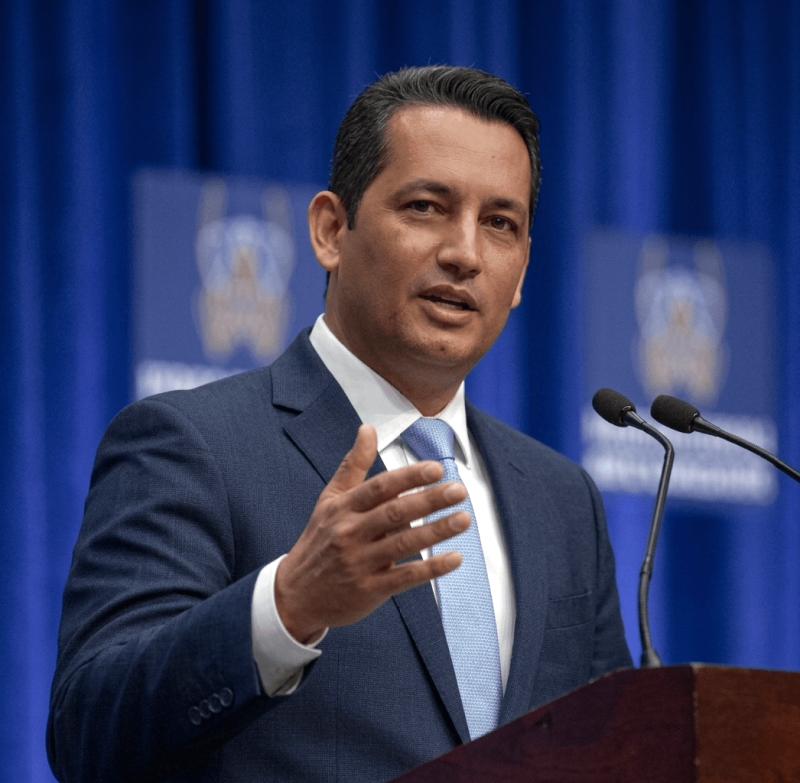 Managing Director Gershwin Johnson.Certified medical and hygiene supplies distributed globally by HaloMedix Global Pty Ltd speech.