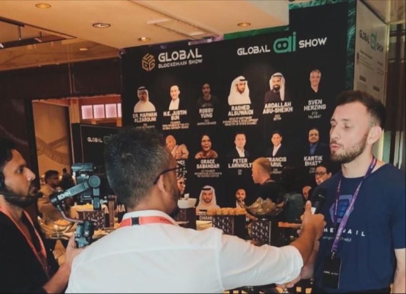 Co-founder, Hugo Rawlinson, speaking at the GLobal AI show in Dubai