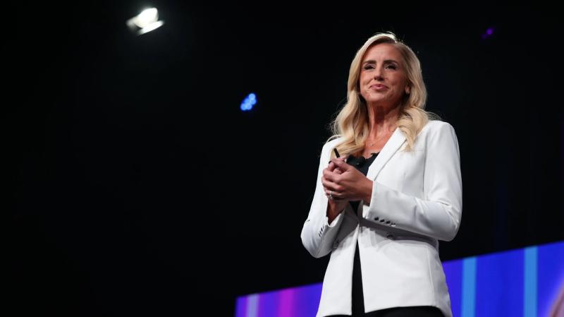 Rachel Mahoney, keynote speaker on leadership and human connection, formerly known as Rachel DeAlto