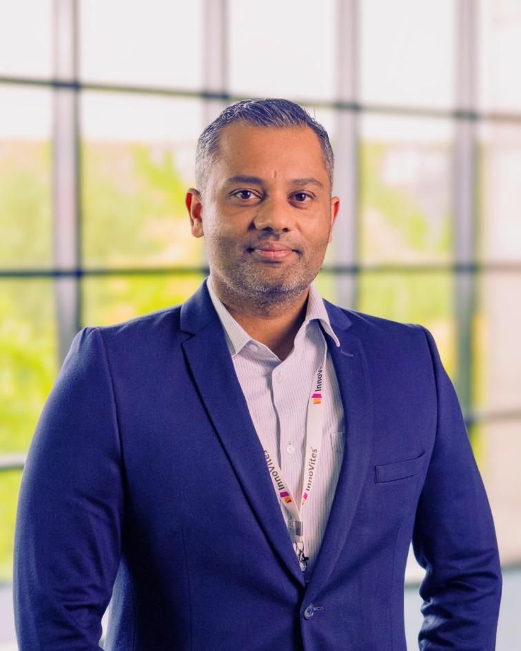 Akheleash Raghuram - shaping clarity-driven growth for complex B2B technology markets.