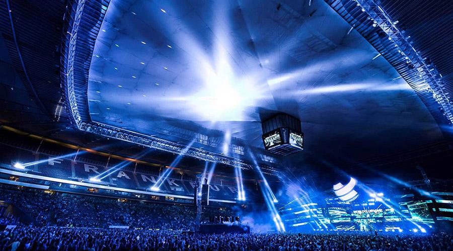 A&O Creative illuminates the Commerzbank-Arena with FALCONs for the World Club Dome, photo © Manfred Voss