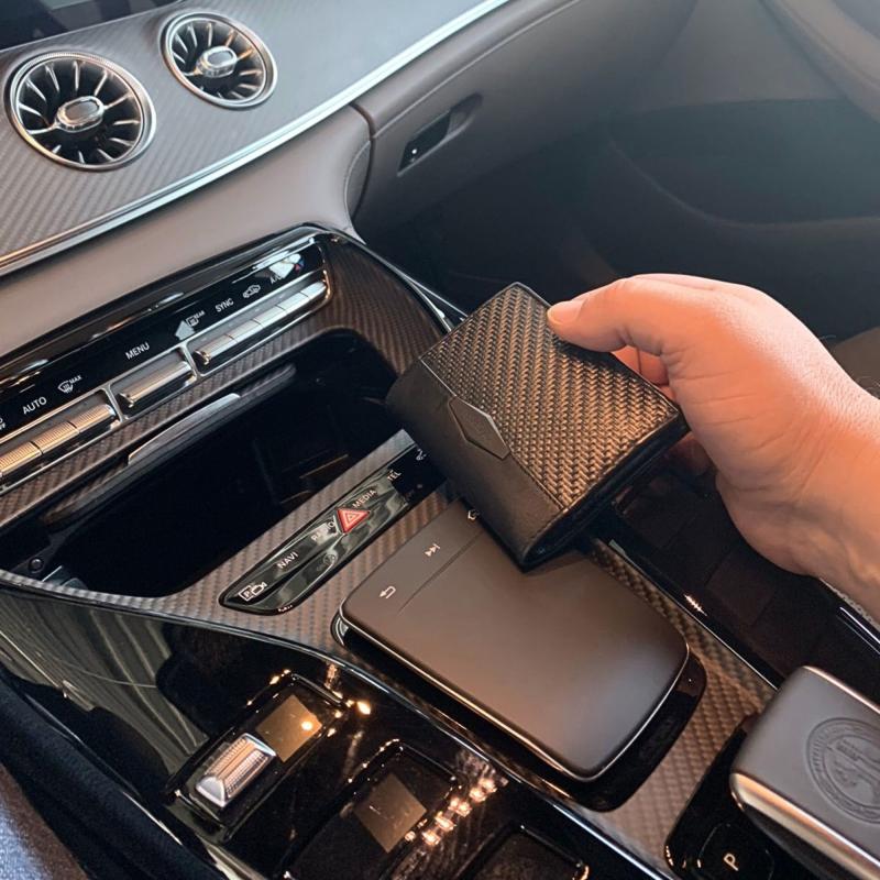 Coldfire Flex One wallet - carbon fiber and kangaroo leather