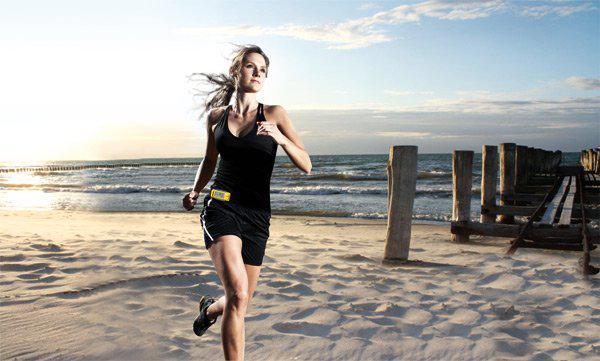 running on the beach, running, beach, right workout, holidays, training, running, sun, ocean, train better, JogStyle, Omron