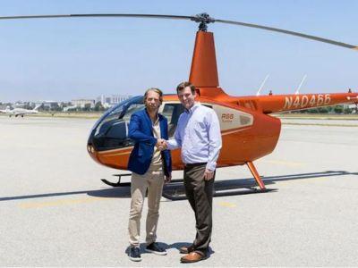 Mikael Cardinal, President of Unither Bioelectronics (left) and David Smith, CEO of Robinson Helicopters (right)