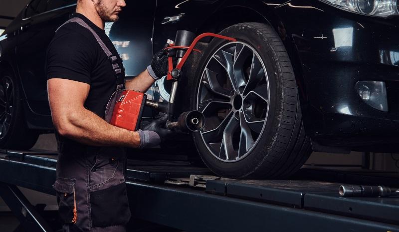Tire Changing Machine Market Attracts Investment in Automated and High-Efficiency Equipment