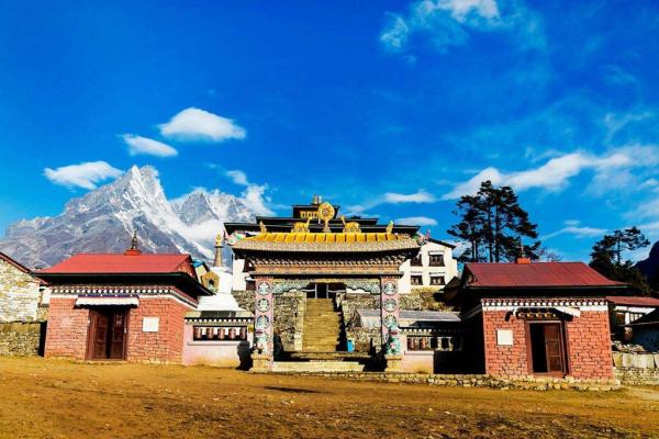 Everest's Greatest Trek-Complete All Trails in One