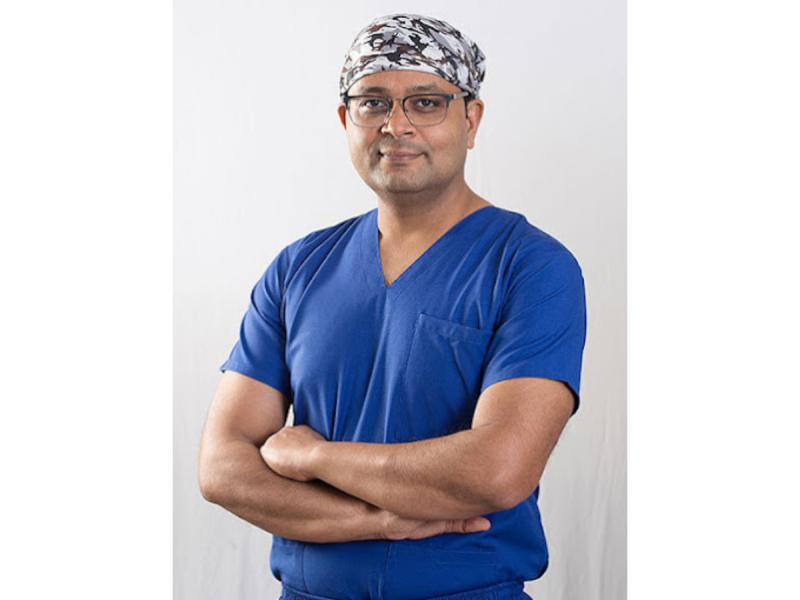 Dr. Himanshu Gupta, an internationally trained orthopedic surgeon, specializes in sports injuries, joint replacements, and advance