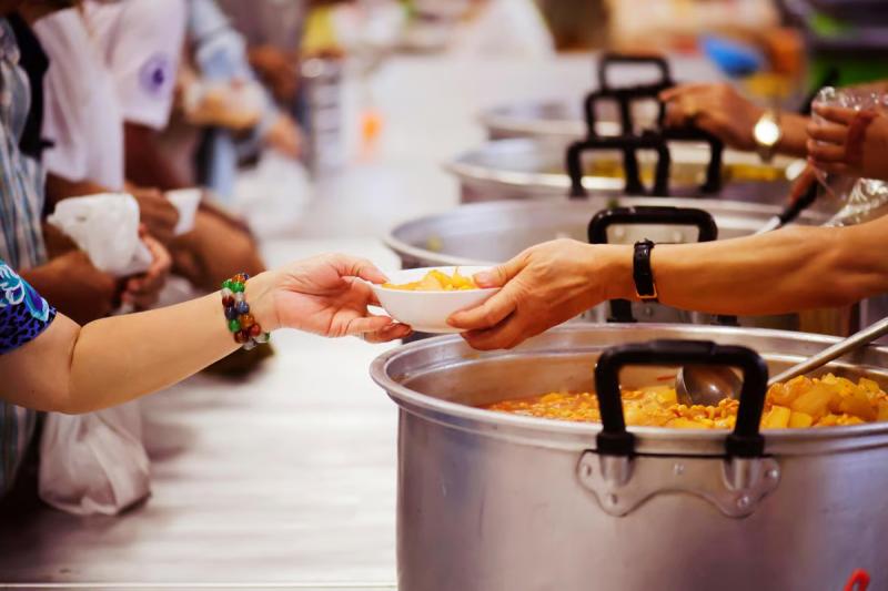 Who Leads the Food Service Industry Sector? M&A Battles, Brand Growth & Regional Trends