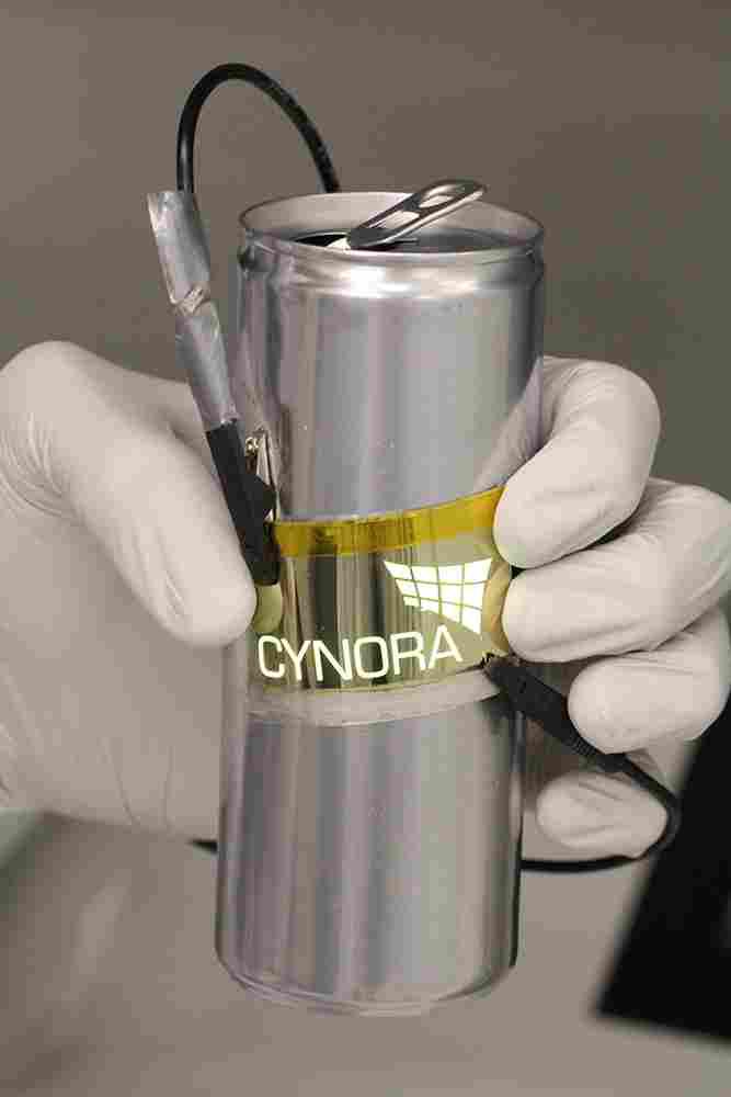 cynora’s cyFlex prototype: flexible OLEDs pave the way for intelligent packaging in the future.