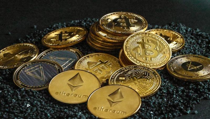 Crypto Top Gainers 2025: Why Bitcoin Hyper, XRP, BNB, & Litecoin Are Dominating Market Watchlists
