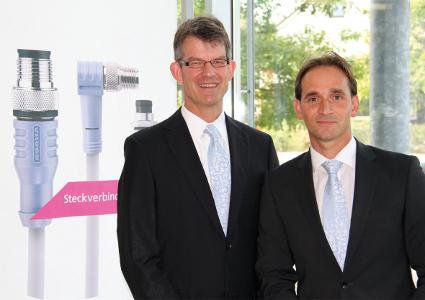 Dipl.-Ing. Dietrich Turck (left) and Dipl.-Wirt.-Ing. Marco Heck (right) jointly head up ESCHA Bauelemente GmbH.