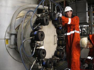 Tentec ranges of topside and subsea bolt tensioning equipment is now available for worldwide rental.