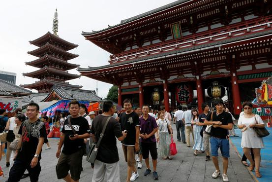 Visitors to Japan Hit Record 19.73 million, spending an all-time