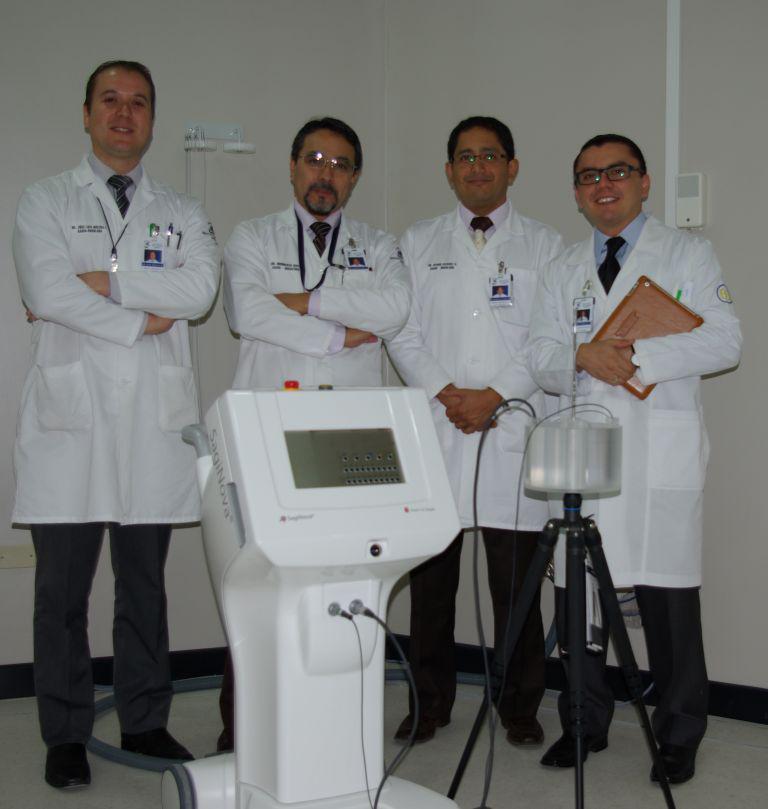 Dr. José Luis Molina, Dr. Humberto Quito, Dr. Byron Alvarez and Dr. Felipe Murillo with SagiNova®