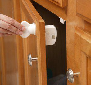 Global Magnetic Locks Market 2017 - Panasonic Corporation, Saint-Gobain, Nippon Steel & Sumitomo Metal Corporation, CRH plc, Lafarge