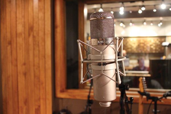 Booming Demand for Studio Microphone Market to Grow Tremendous CAGR by 2025