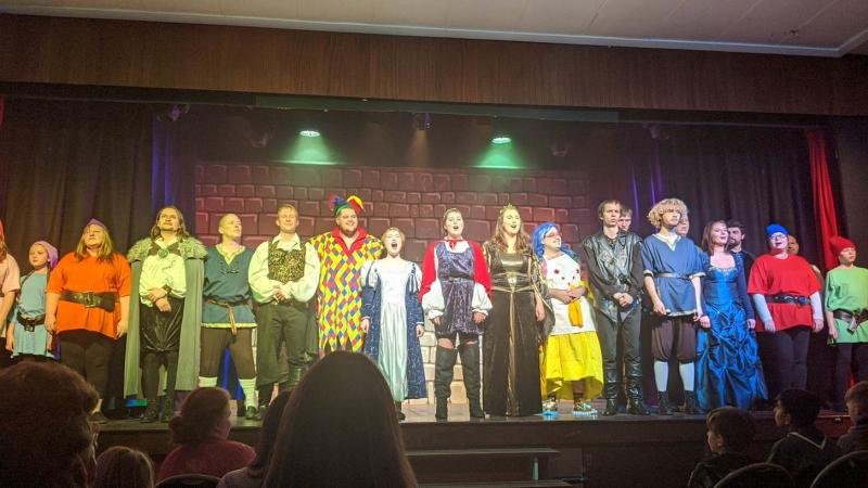 The cast of IHDC's Snow White at their Curtain Call