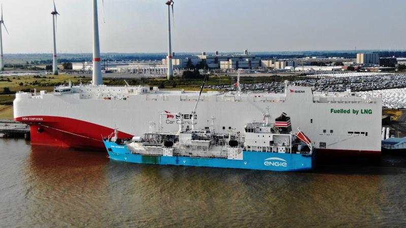 Ship-to-Ship Refueling with LNG at Ems Quay at the Seaport of Emden