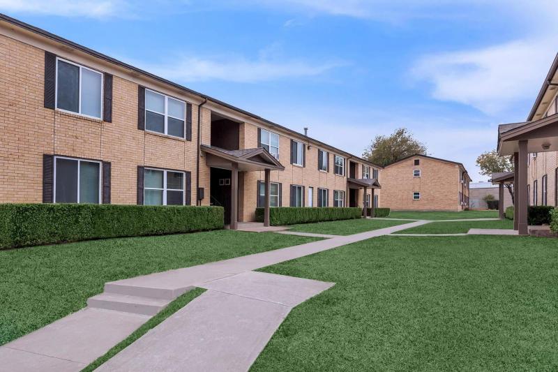 The Oaks on Lamar property in Austin, TX receives Rainbow Housing Assistance Corporation's award-winning services.