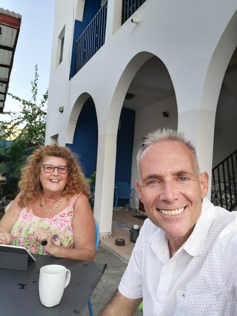 On the left in the picture is Denise in an interview with Oliver (*travel Journalist). Denise runs the cosy Camara Gardens Lodge