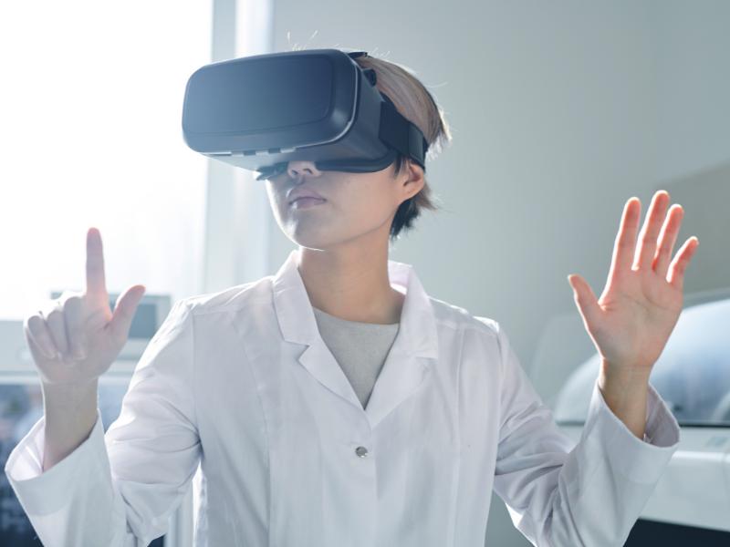 FroXx launches a Lab and Experience Center