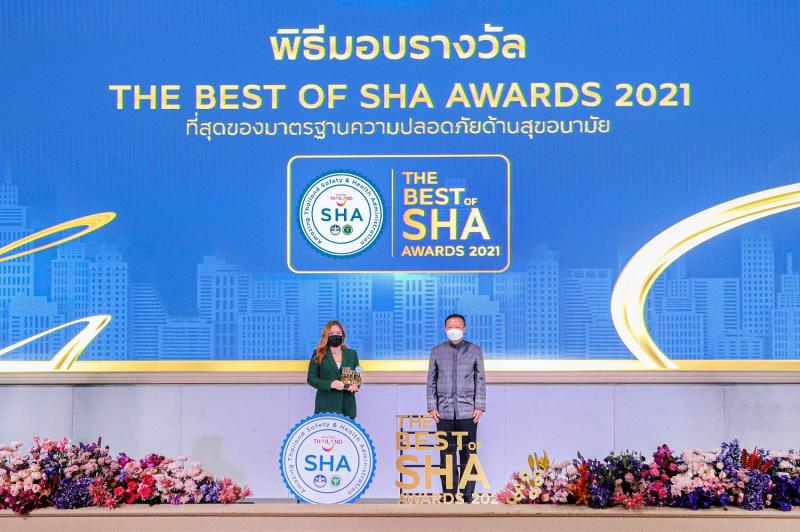 Ms. Vankamon Athikomkulchai, the Marketing and PR Manager of the Royal Cliff Hotels Group Pattaya receives The Best of SHA Awards